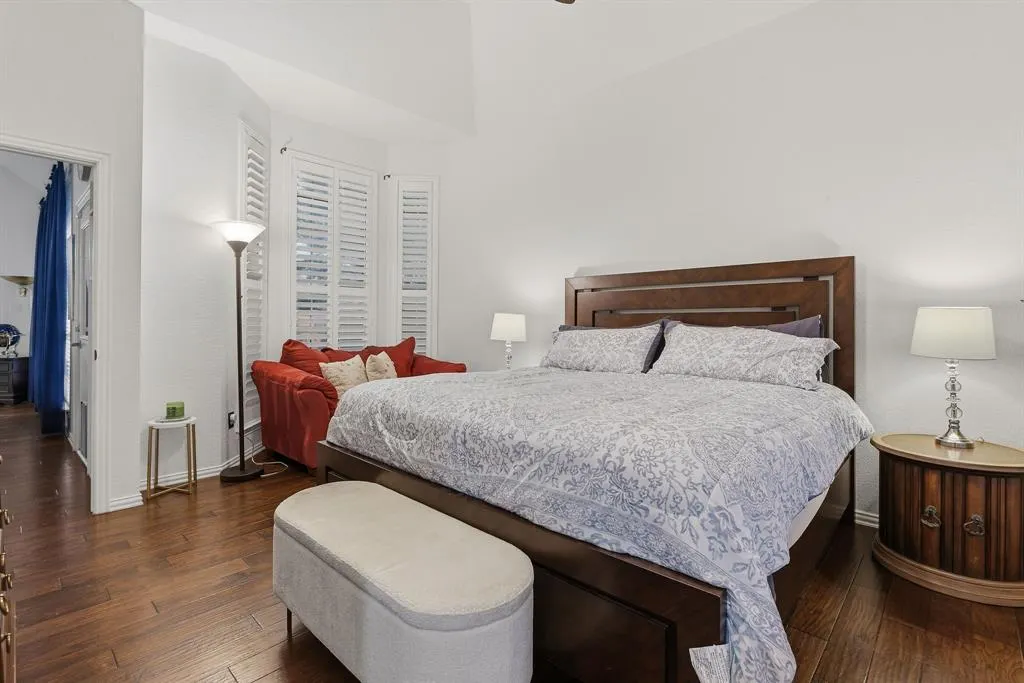 5104 Teddington Park Drive