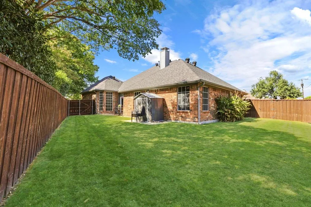 5104 Teddington Park Drive