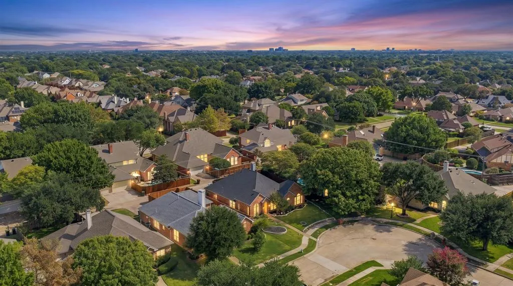 5104 Teddington Park Drive