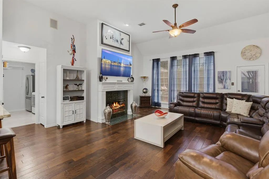 5104 Teddington Park Drive