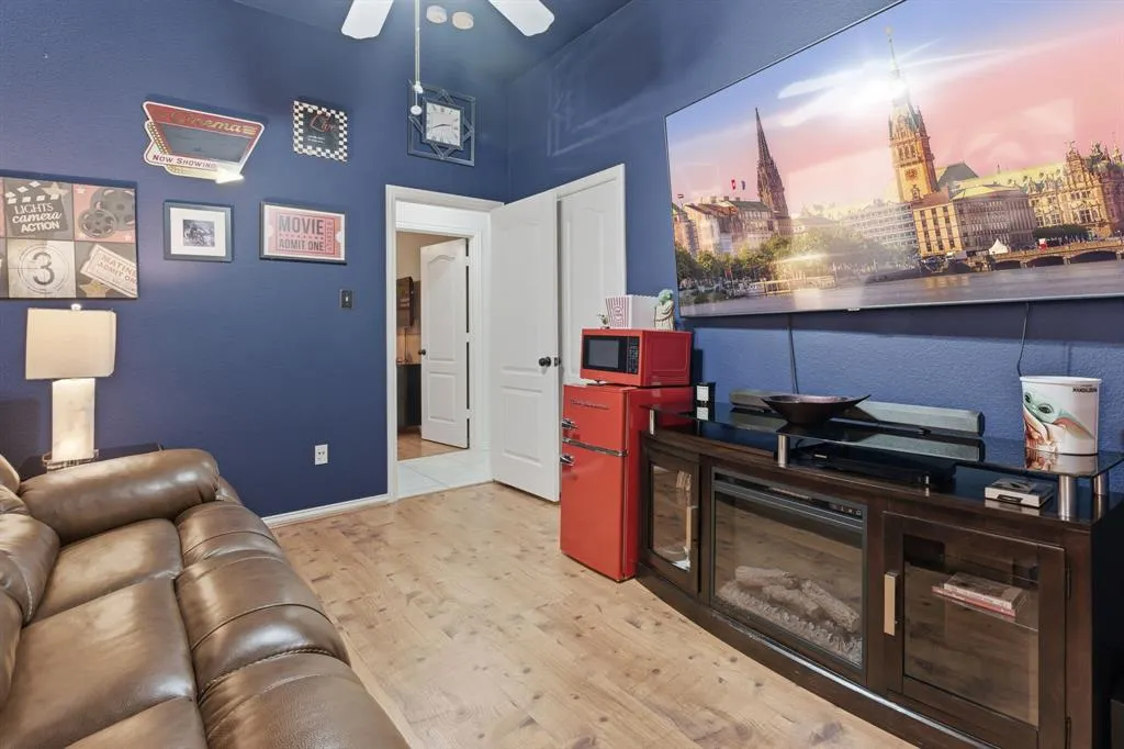 5104 Teddington Park Drive