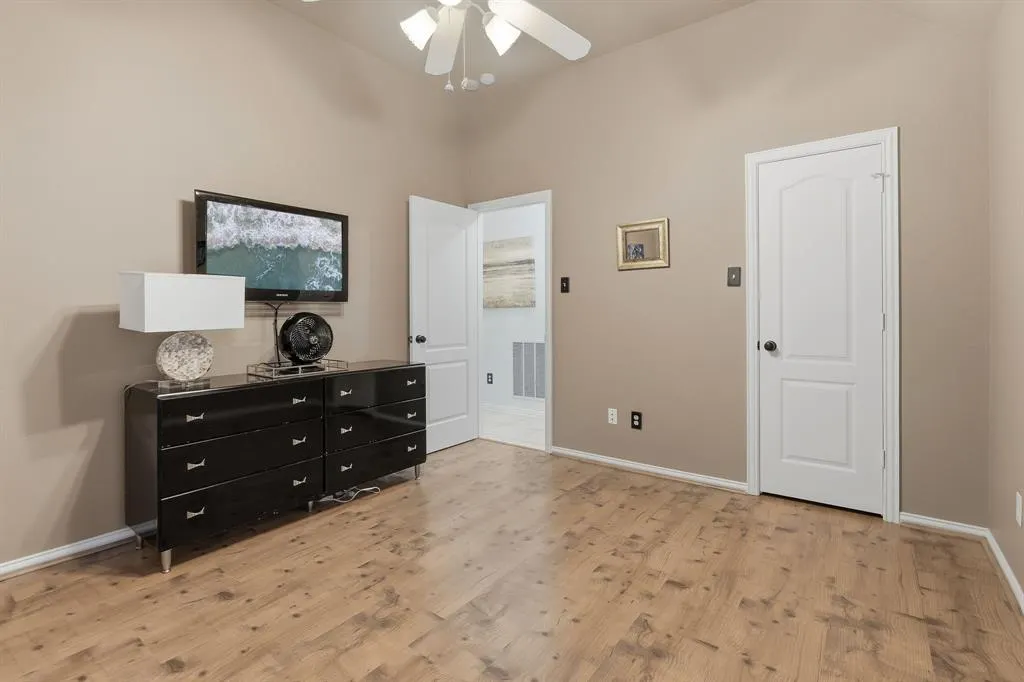 5104 Teddington Park Drive