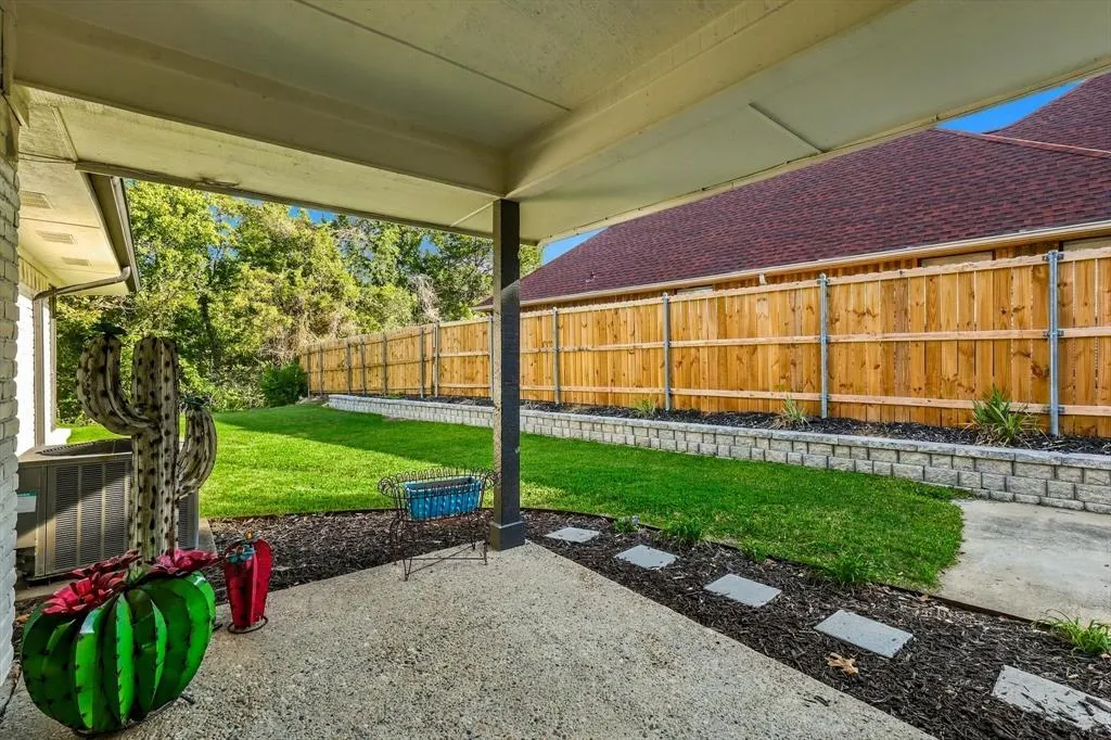 10011 Woodlake Drive