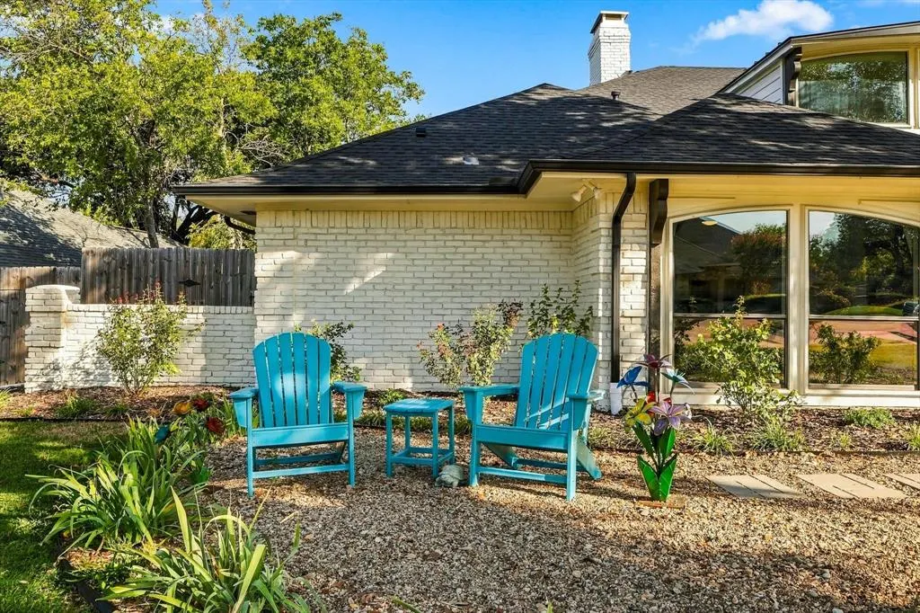 10011 Woodlake Drive