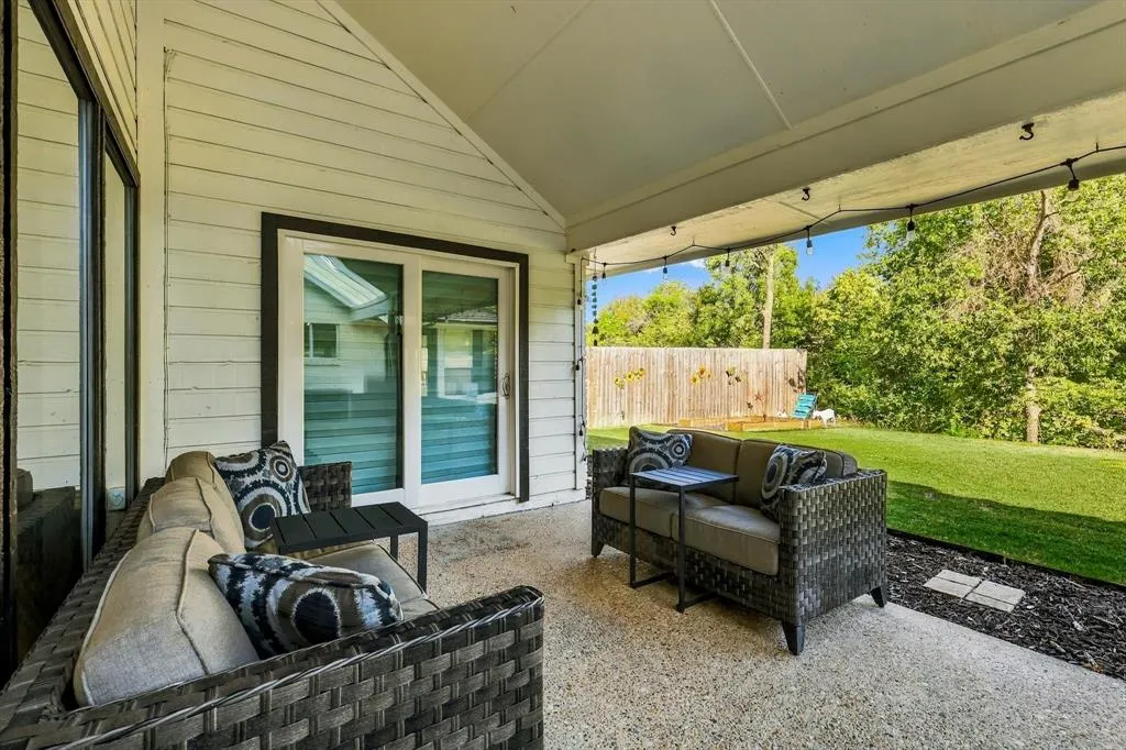 10011 Woodlake Drive