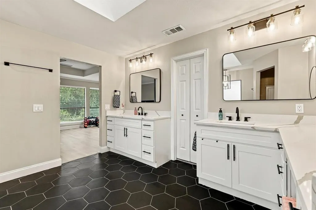 10011 Woodlake Drive