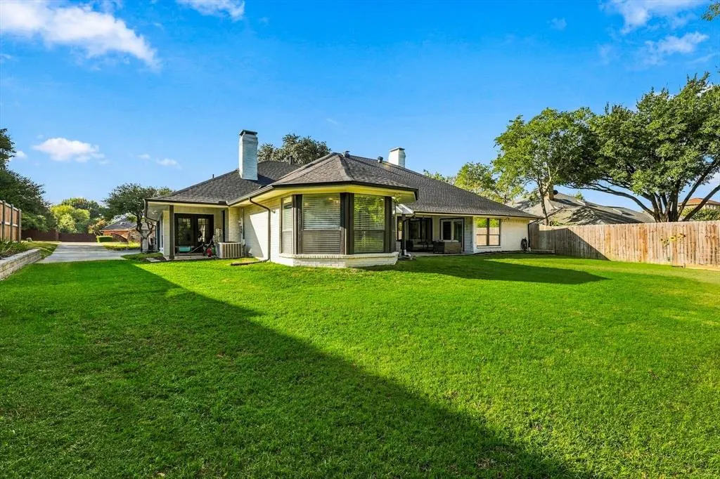 10011 Woodlake Drive