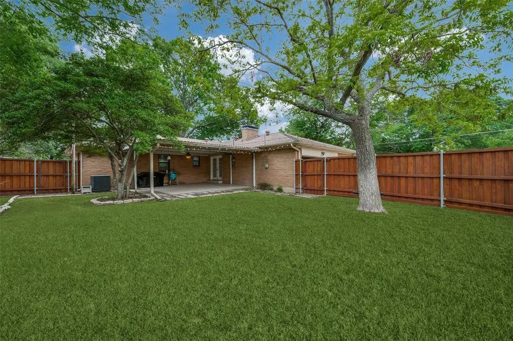 8305 Londonderry Lane
