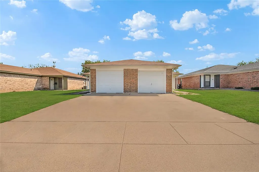 3723 Hulen Park Circle