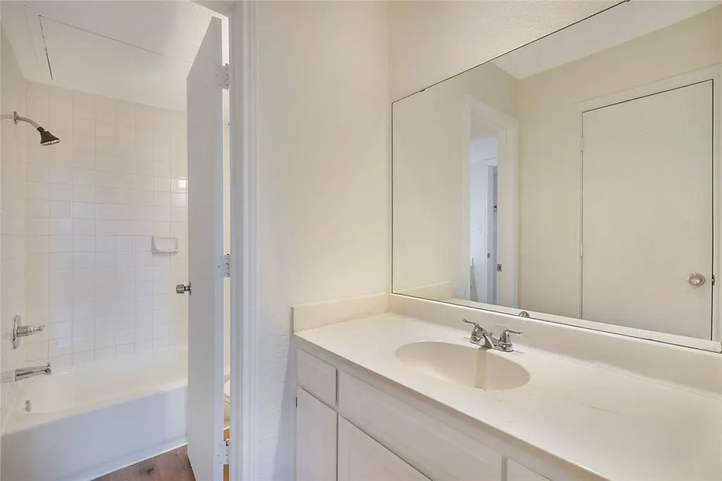 3723 Hulen Park Circle
