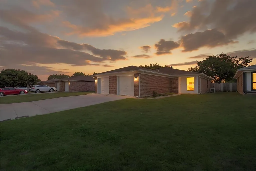 3723 Hulen Park Circle