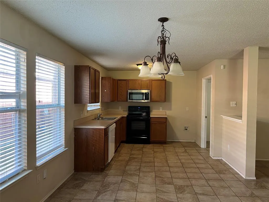 1547 Thornhill Lane