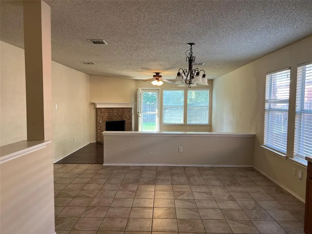 1547 Thornhill Lane