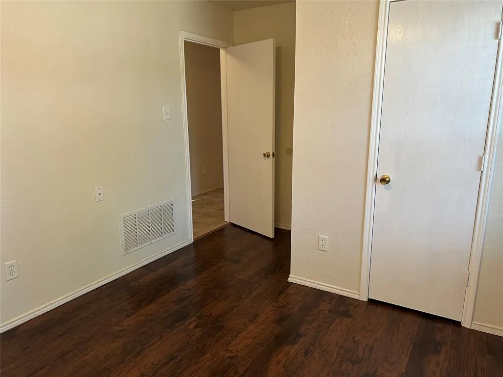 1547 Thornhill Lane