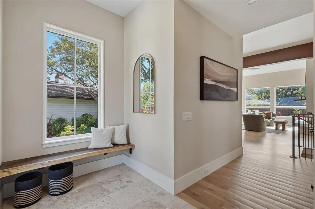 9007 Leaside Drive