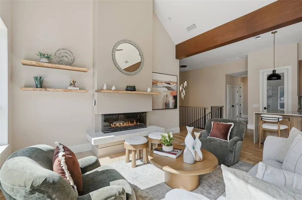 9007 Leaside Drive