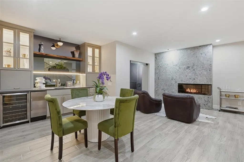 9007 Leaside Drive