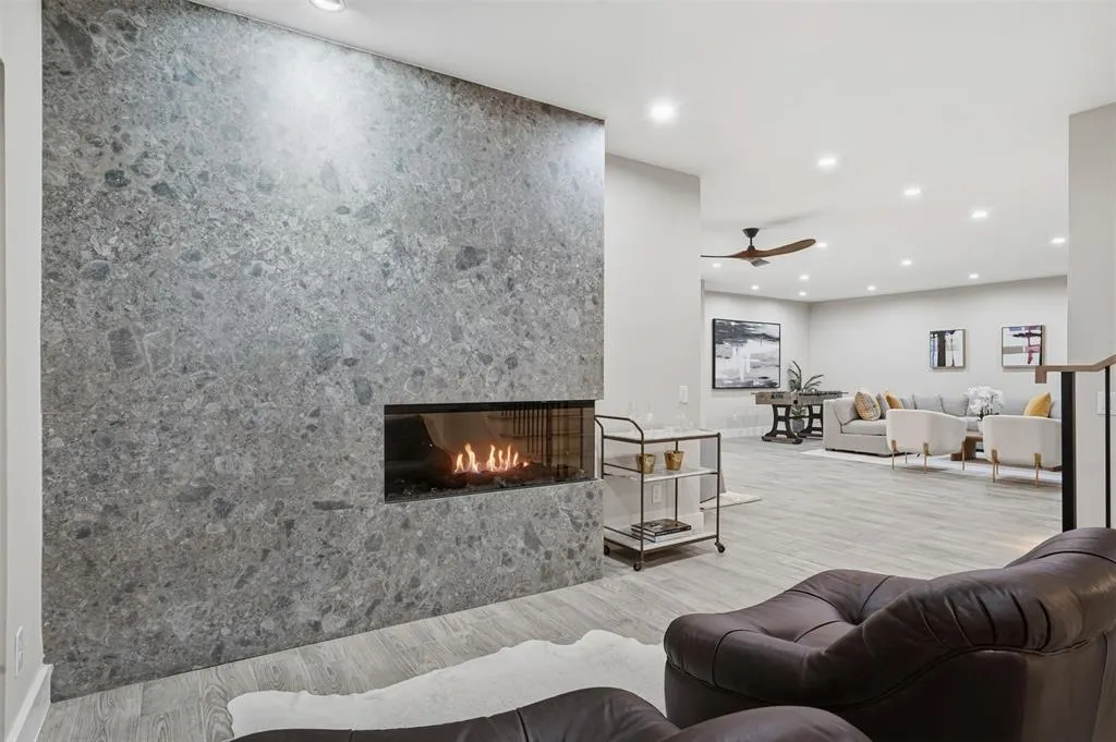 9007 Leaside Drive