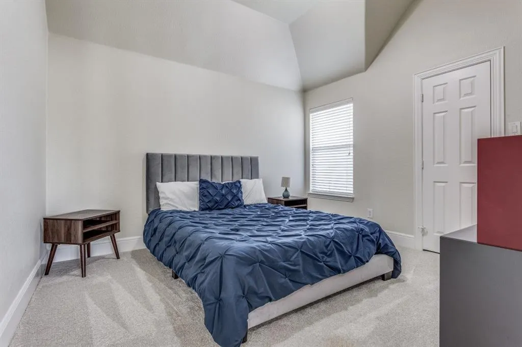 6909 Medallion Drive