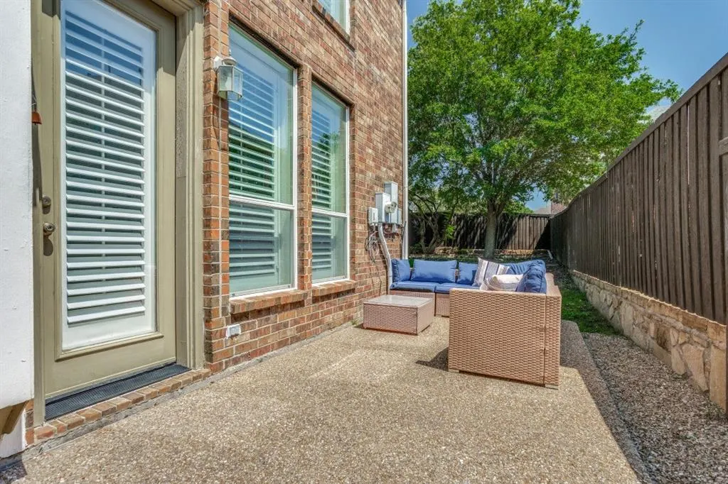 6909 Medallion Drive