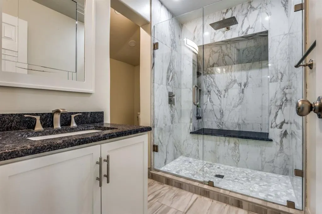6909 Medallion Drive