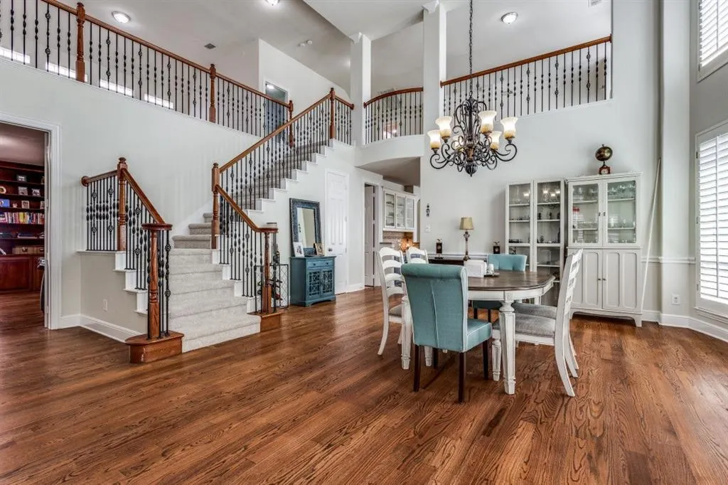 6909 Medallion Drive