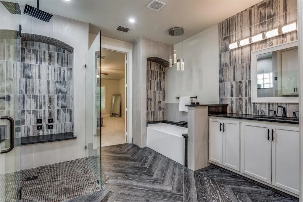 6909 Medallion Drive