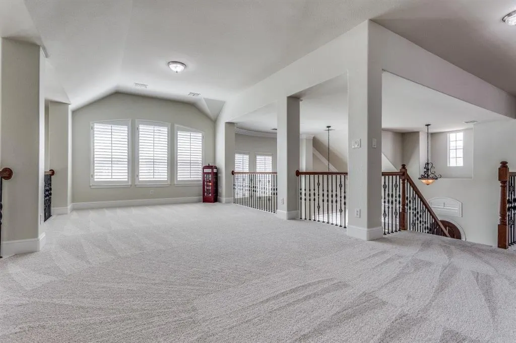 6909 Medallion Drive