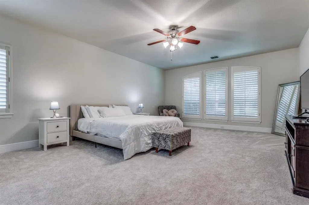6909 Medallion Drive