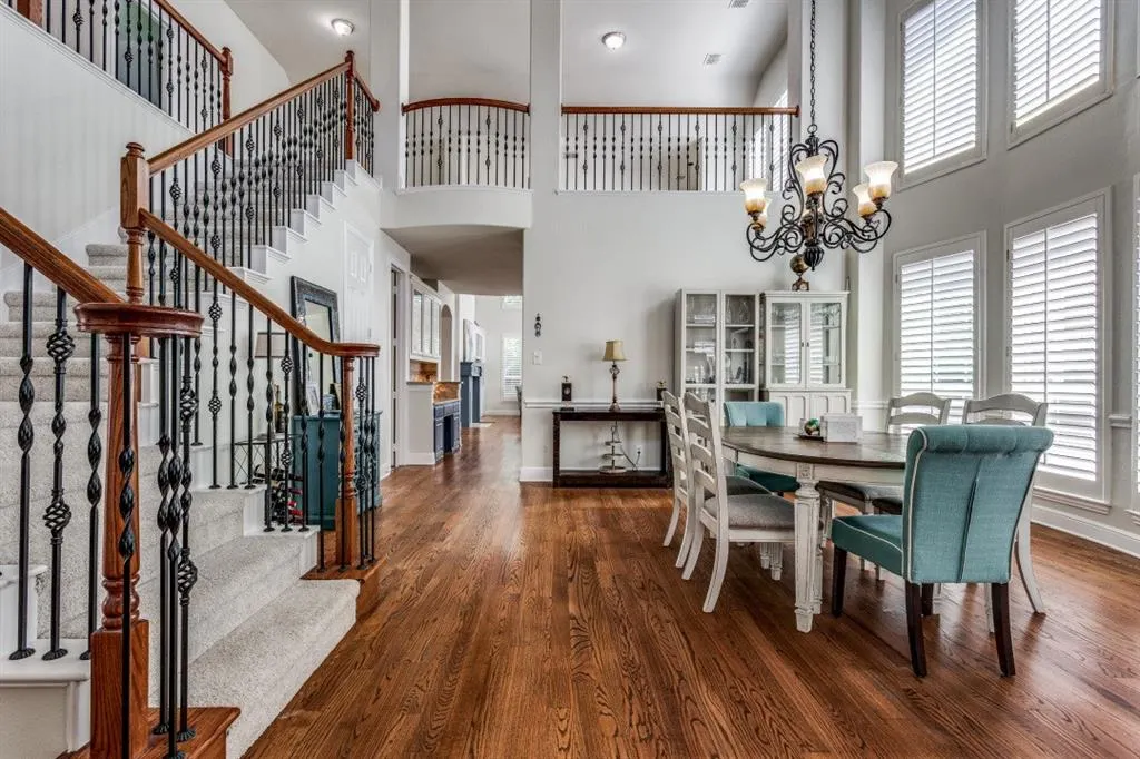 6909 Medallion Drive