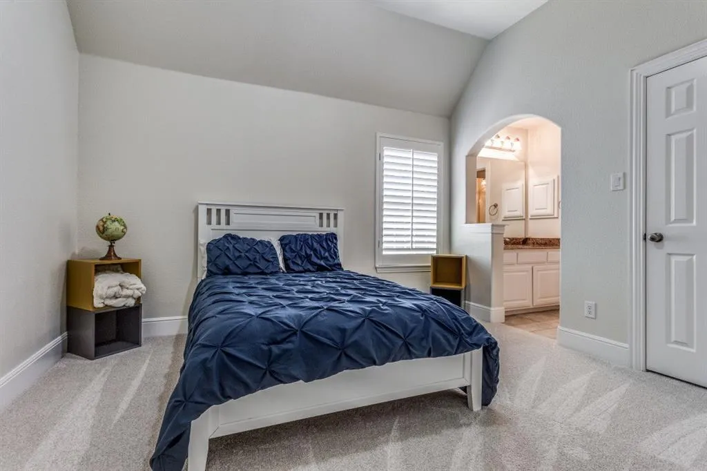 6909 Medallion Drive