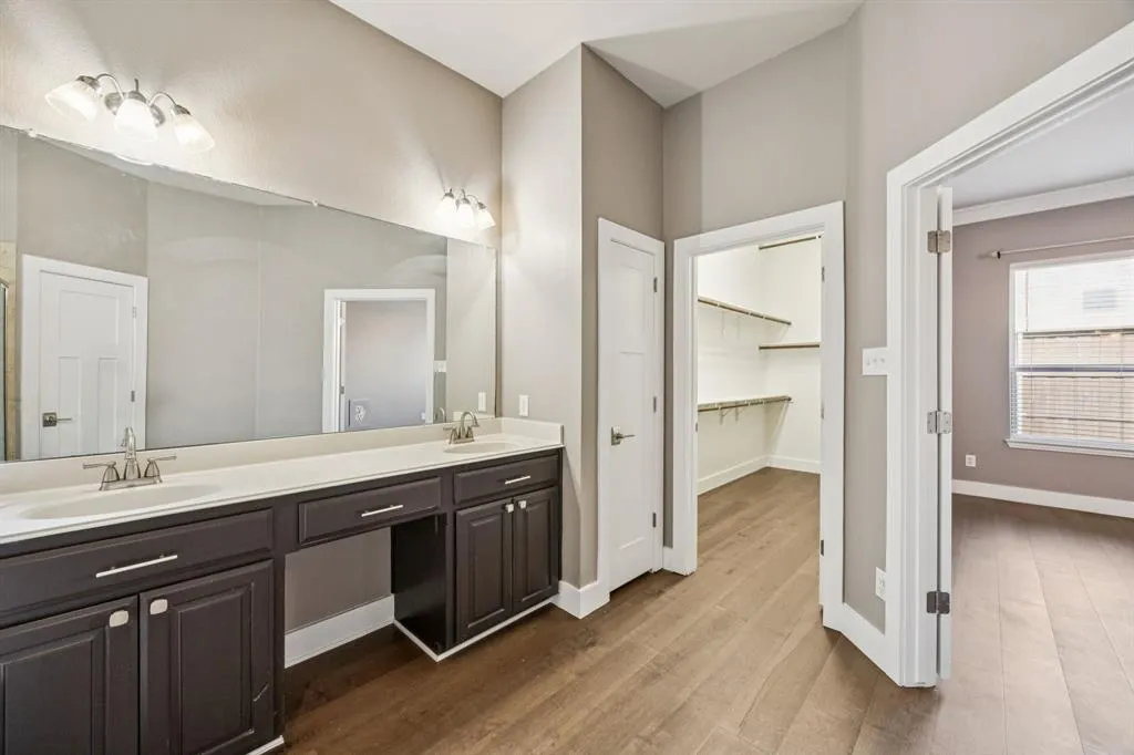 1211 Windgate Way