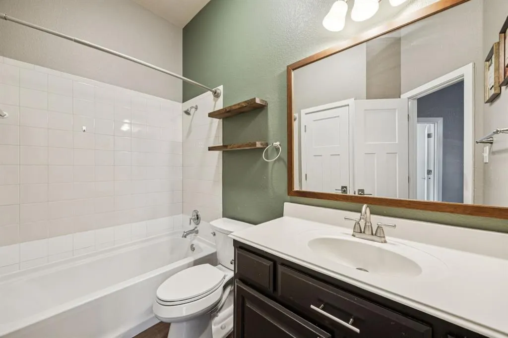 1211 Windgate Way
