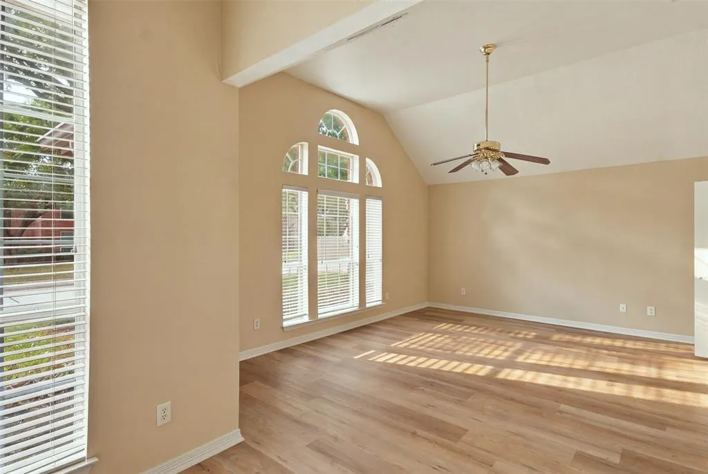 2105 Glendale Drive