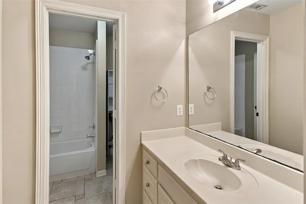 2105 Glendale Drive