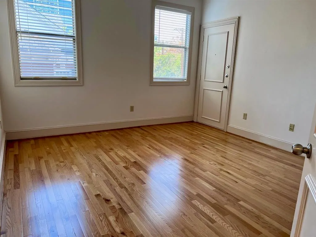 2885 Woodside Street #203