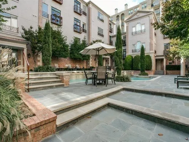 2885 Woodside Street #203