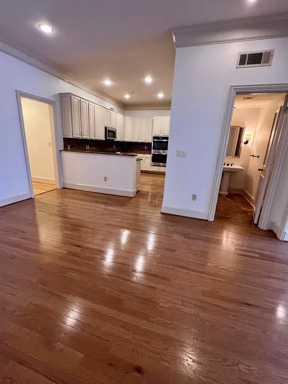 2885 Woodside Street #203