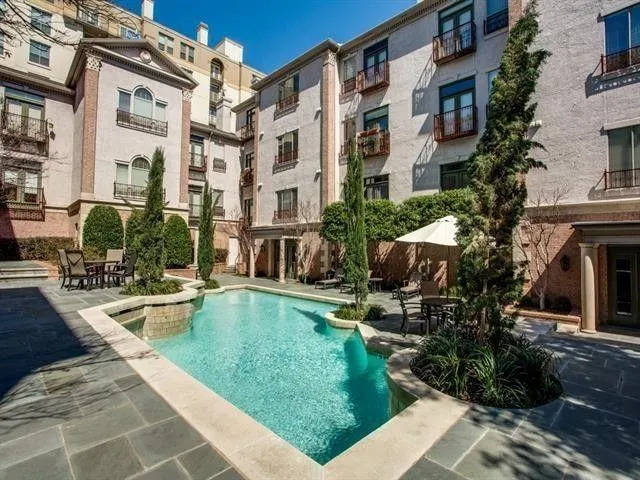 2885 Woodside Street #203