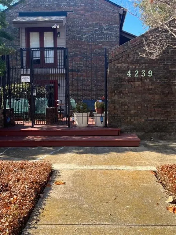 4239 Mckinney Avenue #208