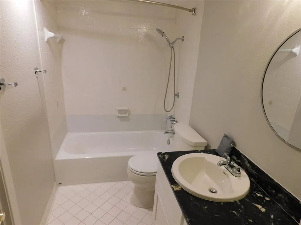 4239 Mckinney Avenue #208