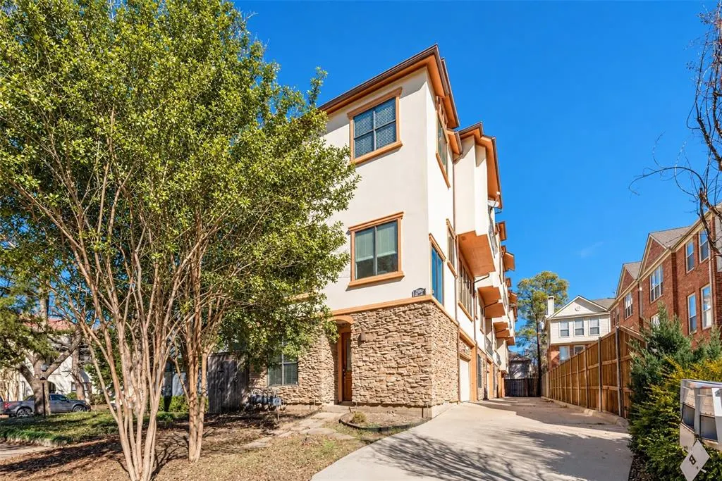 4432 Bowser Avenue #C