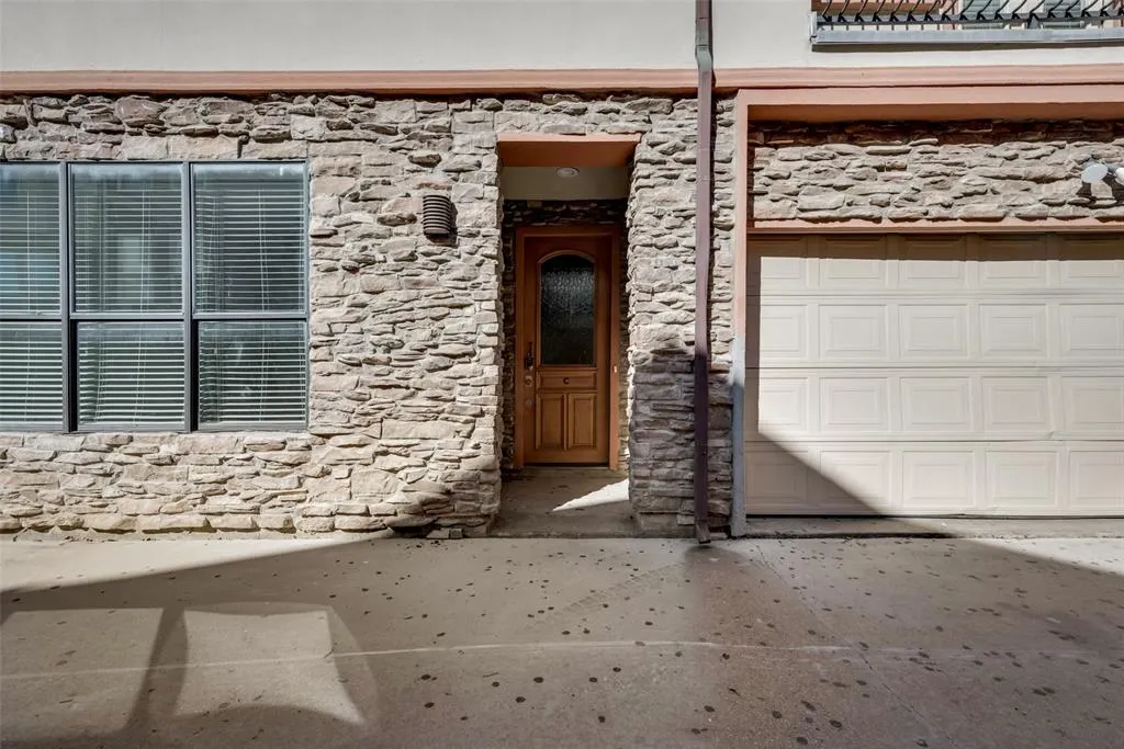 4432 Bowser Avenue #C