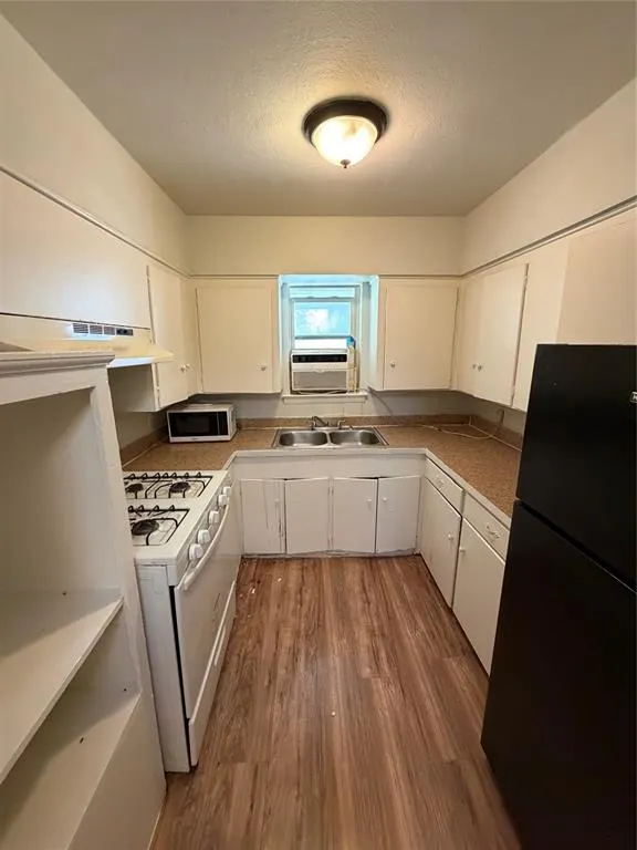 230 Starr Street #202