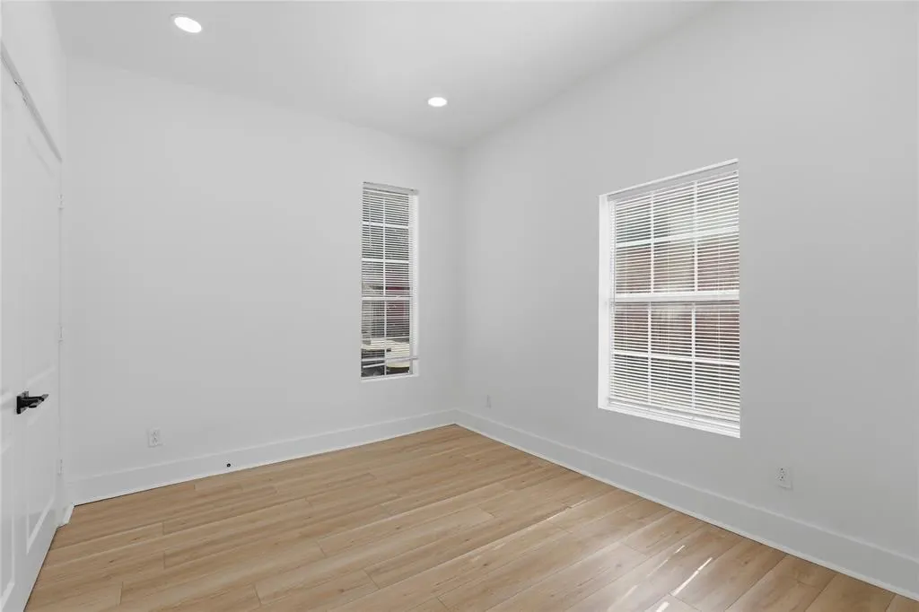 506 N Lancaster Avenue #504A