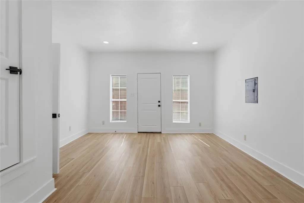 506 N Lancaster Avenue #504A