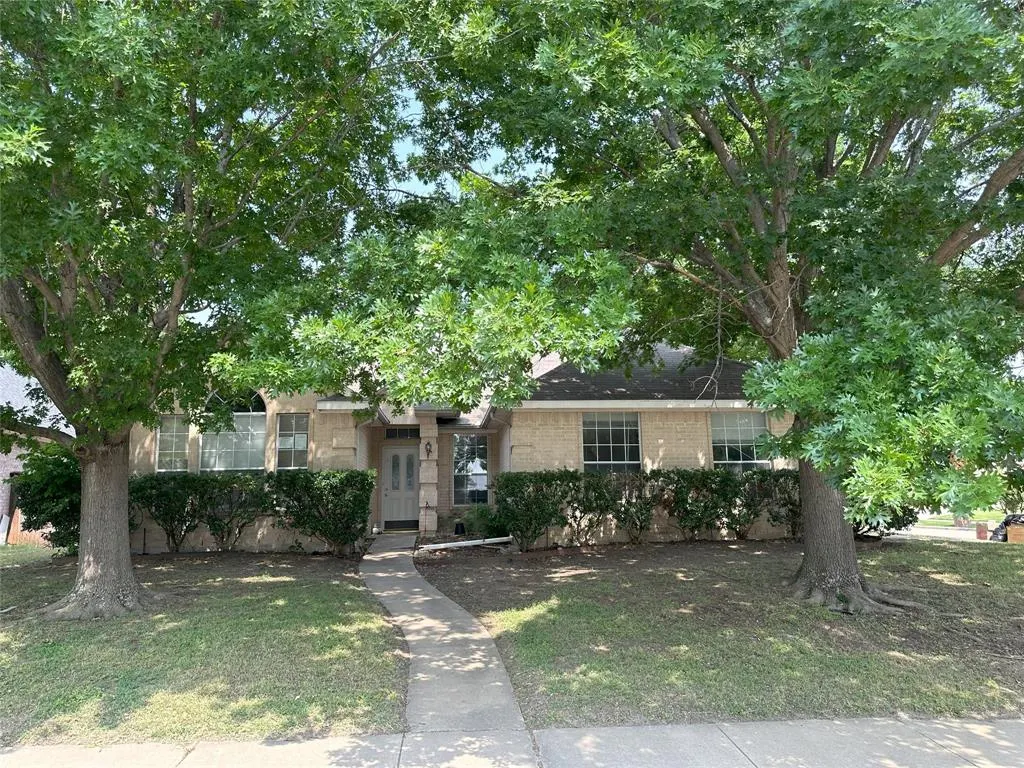 7800 Crestview Drive