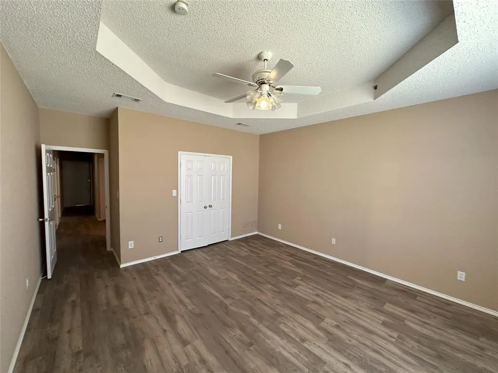 7800 Crestview Drive
