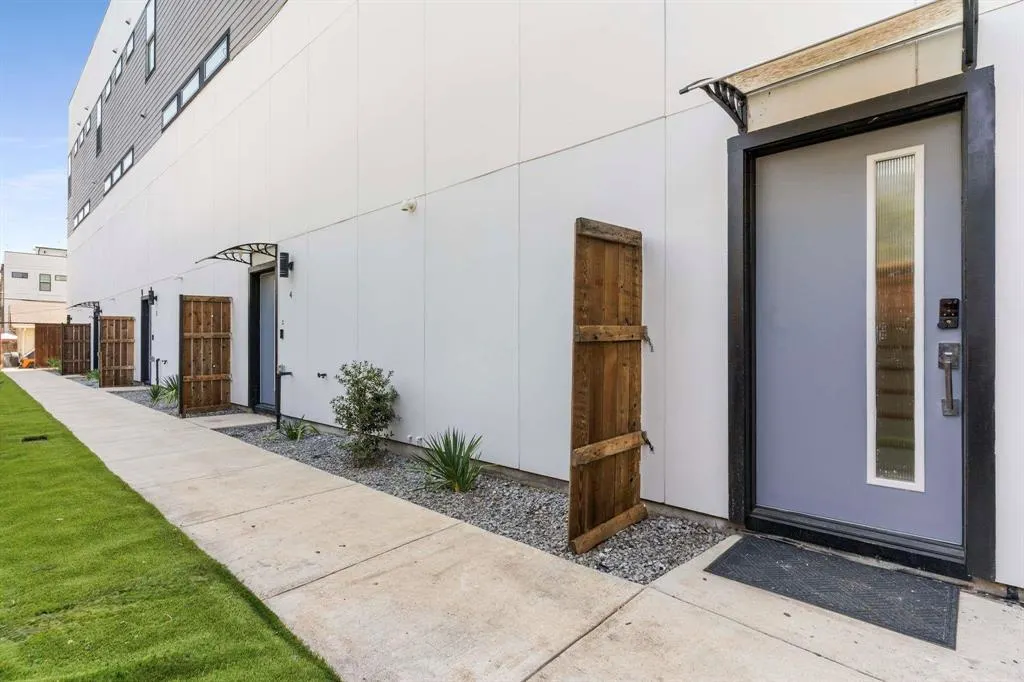 4223 Delano Place