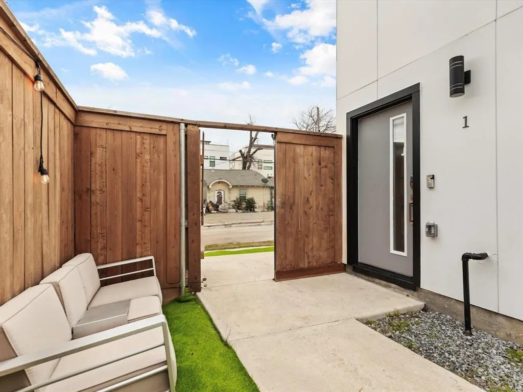 4223 Delano Place
